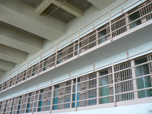 prison-142141_1280.jpg