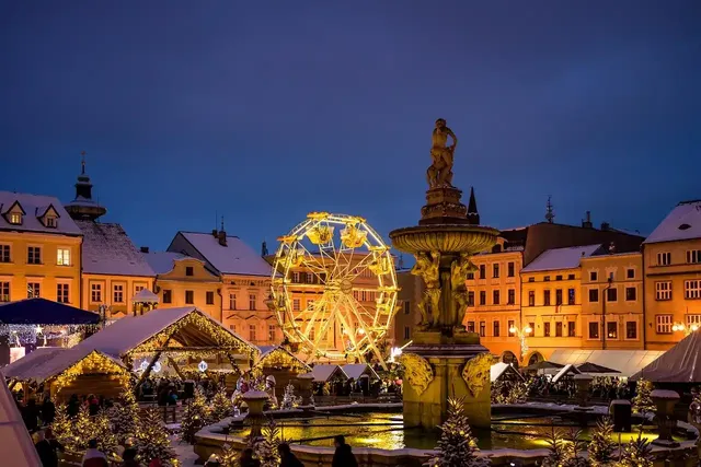 christmas-market-7664171_1280.webp