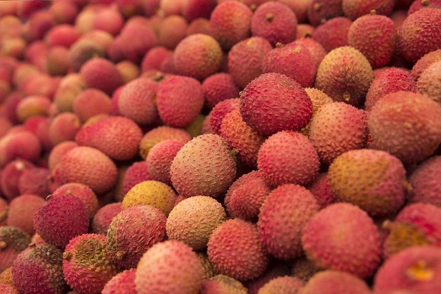 lychees-gc6403a42a_1280.jpg