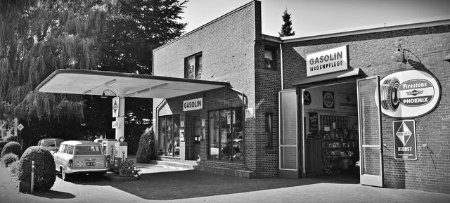 petrol-stations-1665164_1280.jpg
