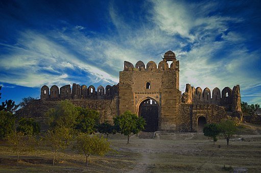 512px-2_Rohtas_Fort_by_Hassan.jpg