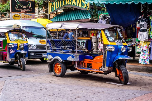 tuktuk.jpg
