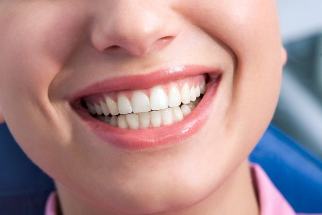 6 Effective Tips on How to Keep Your Teeth and Gums Healthy.jpg