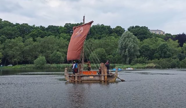 Segeln auf dem Schlossteich.jpg