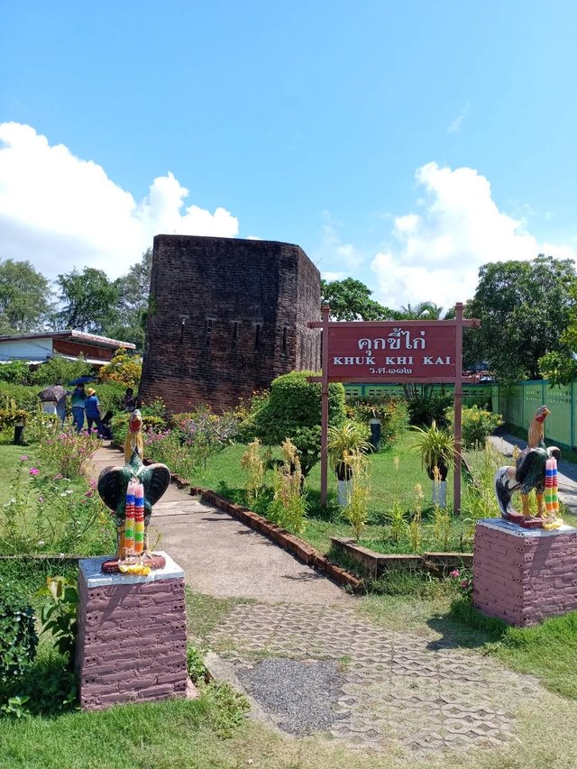 Khuk Khi Kai6.jpg
