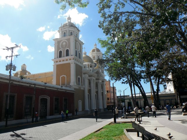 Basilica menor Valencia.JPG