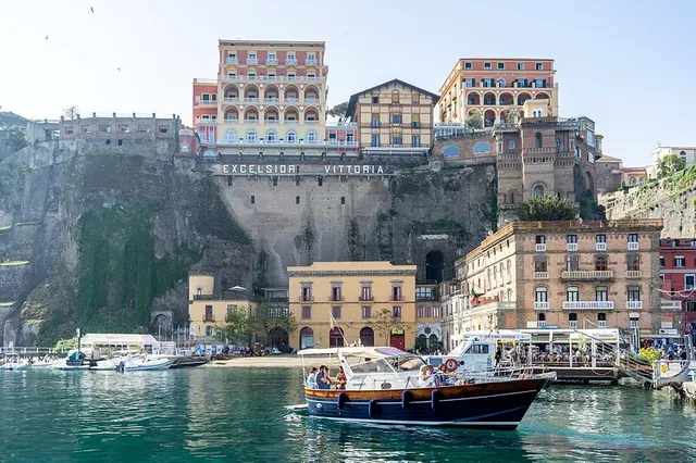 Naples-2018-637_new.webp