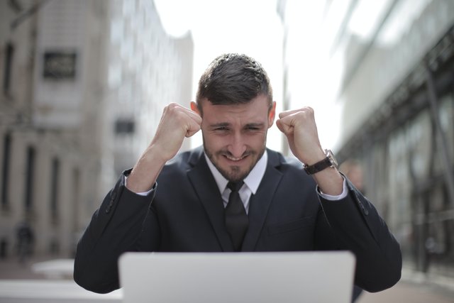 salesperson looking at laptop.jpg