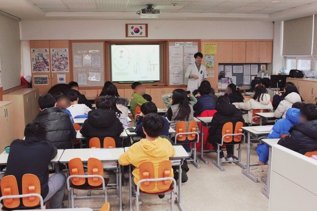 2019년 운현초등학교 성교육6 - 통인한의원.jpg