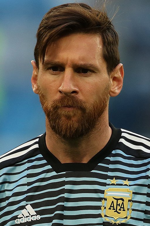 Lionel_Messi_20180626_(cropped).jpg