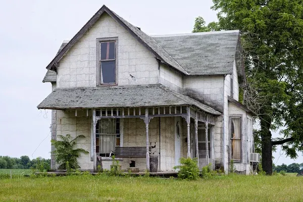 depositphotos_18359577-stock-photo-old-house-with-swing.jpg