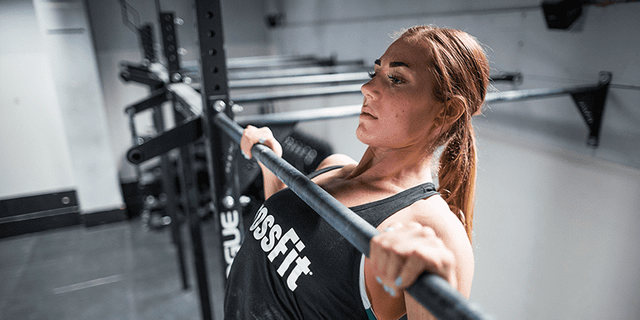 Brooke-Wells-CrossFit-Chest-to-Bar-Pull-Ups.png