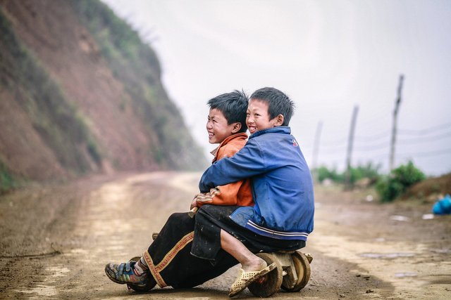 children-moc-chau-2099536_1920.jpg