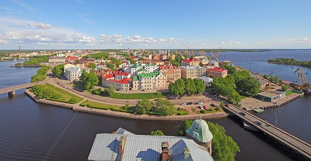 800px-Vyborg_June2012_View_from_Olaf_Tower_06.jpg