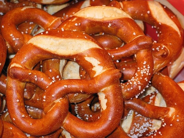 pretzels-1228588_640.jpg