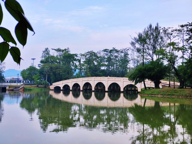 Suan Luang Park Bridge