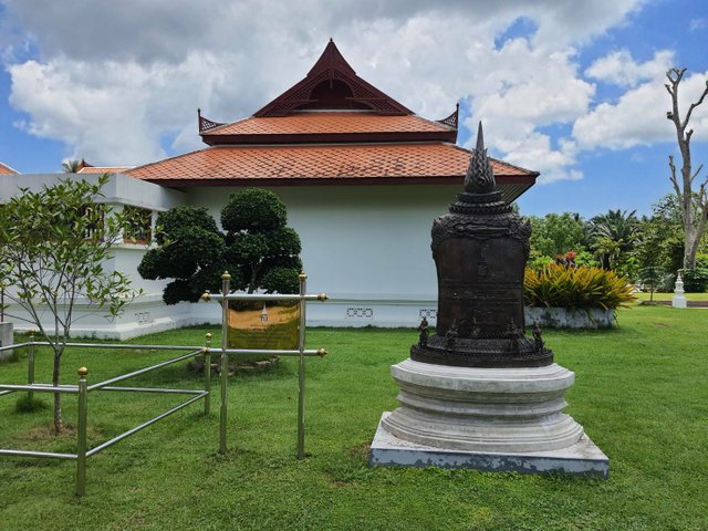 Wat Phra Boromthat Sawi2.jpg