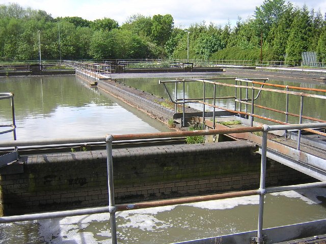 Esholt_Water_Treatment_Works_-_geograph.org.uk_-_13394.jpg