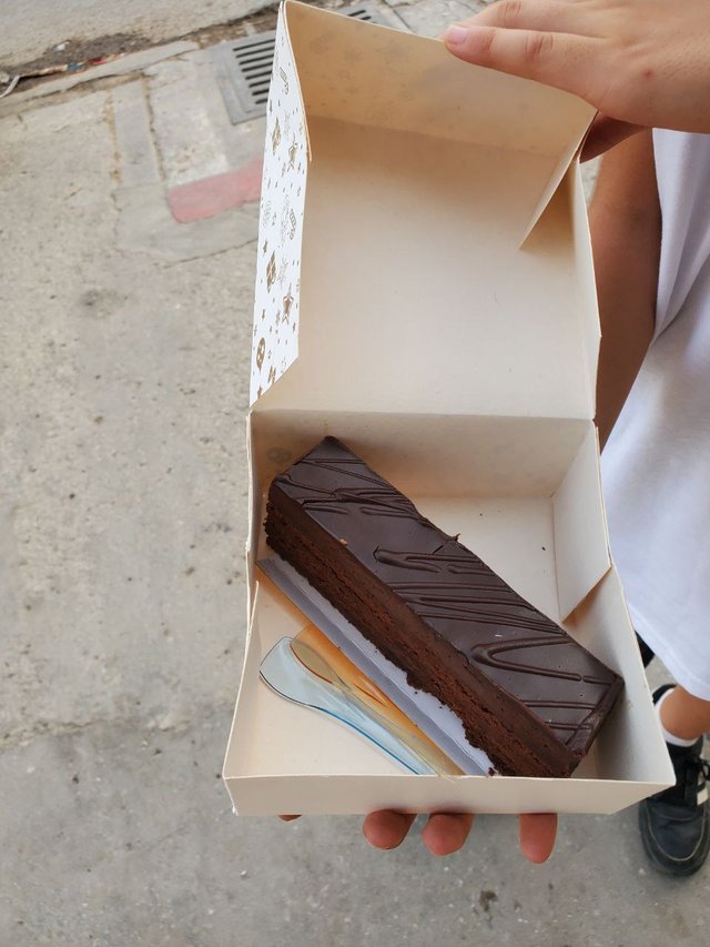 gateau acheter à 7.5 dinars tunisien.jpeg