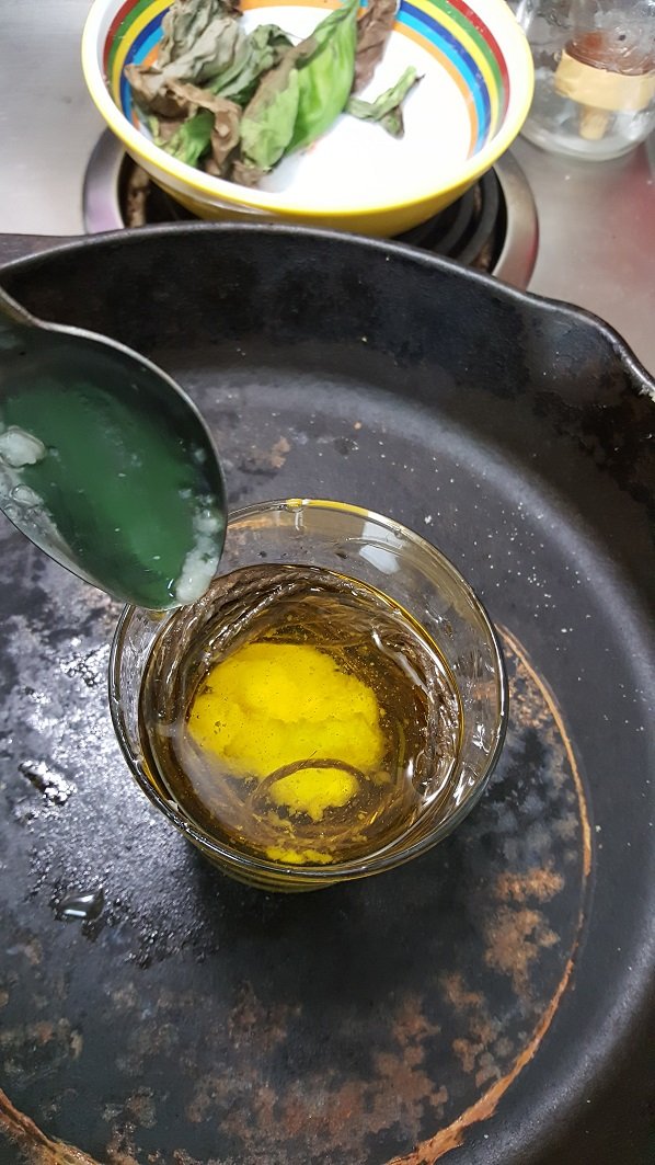 HempTwineOliveOilSoak.jpg