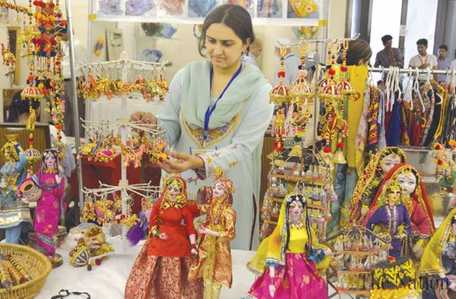 daachi-arts-and-crafts-exhibition-concludes-1523309690-2817.jpg