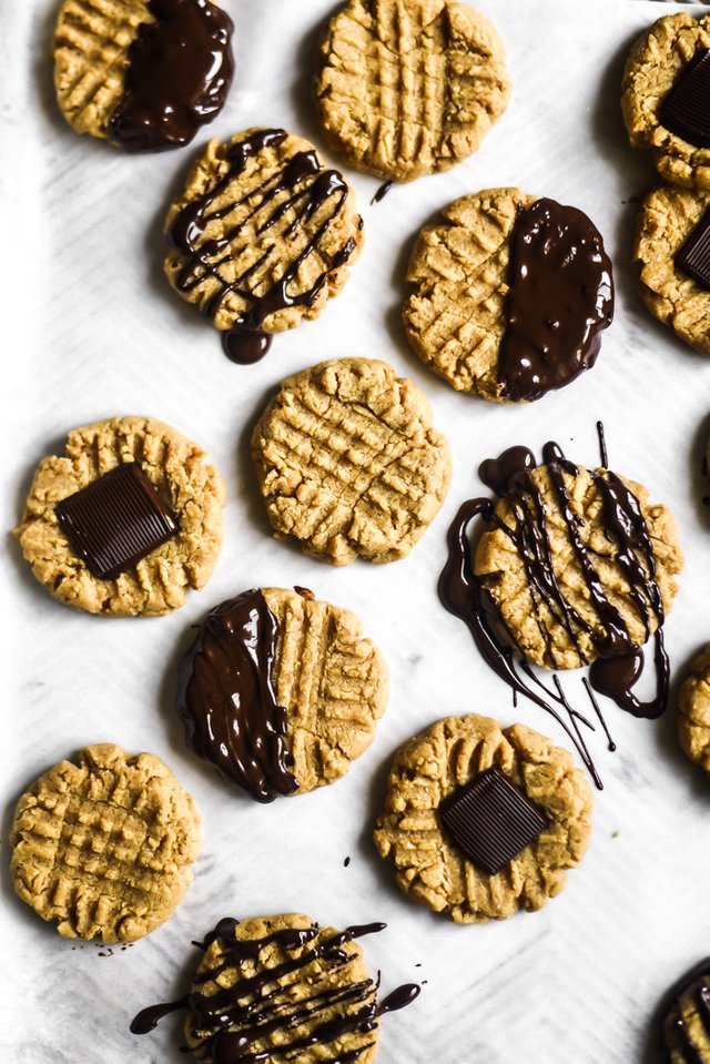 Chocoalte Dipped Peanut Butter Cookies (V+GF)-5.jpg