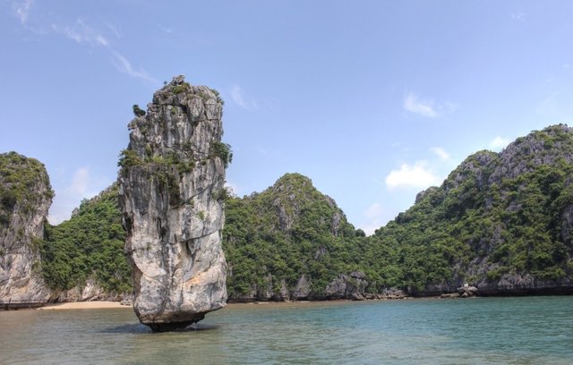 Halong-Bay-limestone-karst.jpg