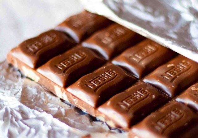Nestle-to-cut-sugar-in-chocolate-by-40_wrbm_large.jpg