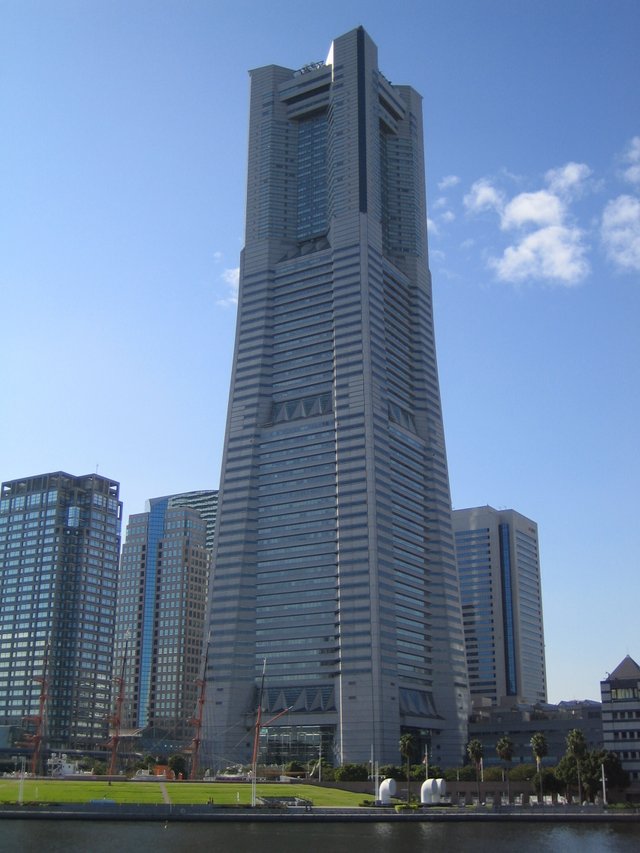 675 yokohama around landmark tower (6).JPG