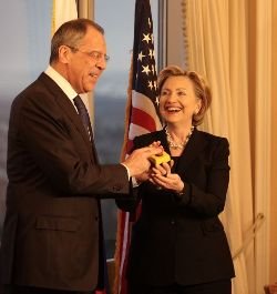 Hillary_Clinton_and_Sergei_Lavrov_with_reset_button.jpg