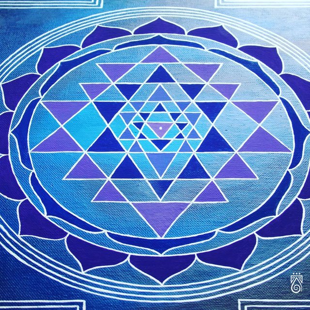 Sri Yantra for Domina zoom2+logo.jpg