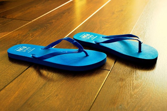 flip-flops-932699_960_720.jpg