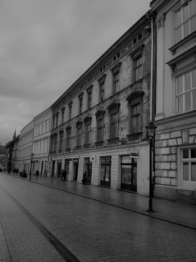 monomad krakow street.jpg