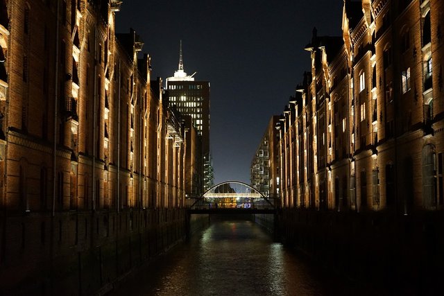 speicherstadt-3883252_1280.jpg