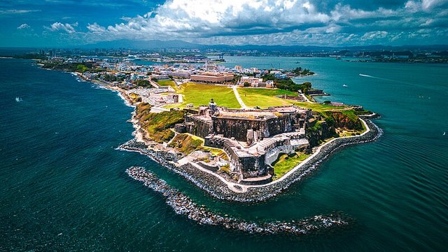 Castillo_San_Felipe_del_Morro_aerial,_May_2024_-_01.jpg