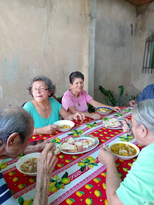 almuerzo sopita.jpg