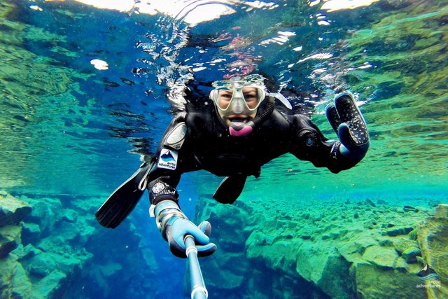 Snorkeling-Silfra-Thingvellir-Iceland--1200x800.jpg