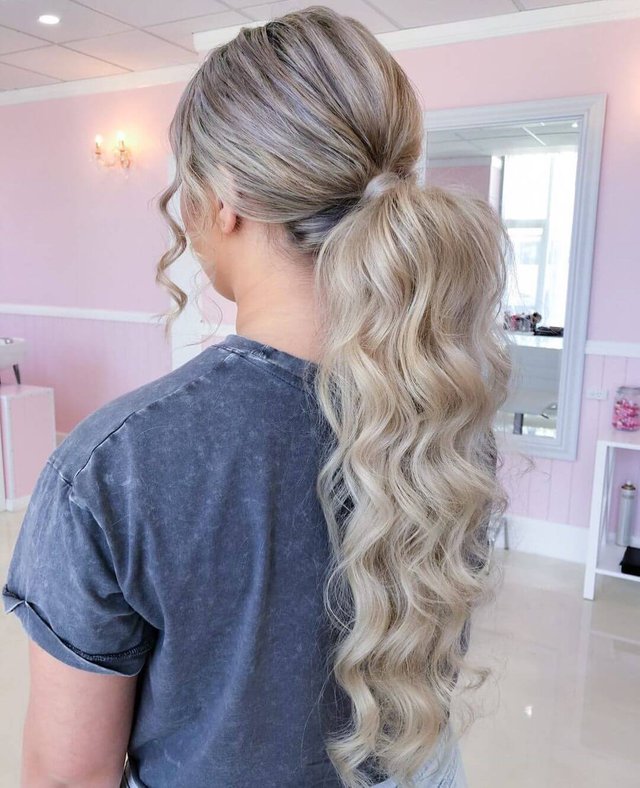 Curled Voluminous Ponytail.jpg