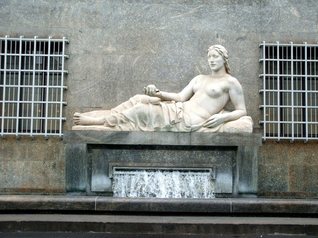 Torino-statua_fiume_Dora-080408002.JPG