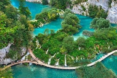 t-b5_scenic_spots_plitvice_lakes,_c_27304_mobi.jpg