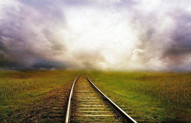 railroad-tracks-163518_640.jpg
