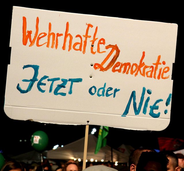 wehrhafte_demokratie_by_peter_weidemann_pfarrbriefservice-42442606.jpg