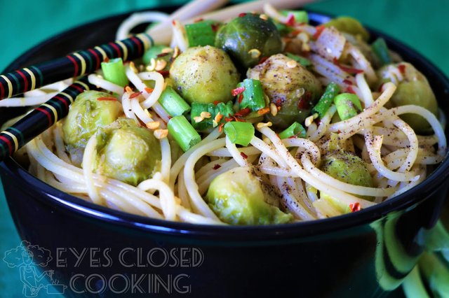 EyesClosedCooking-BrusselSproutsNoodles---02.jpg