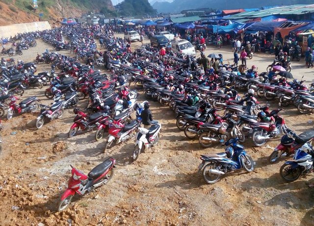 #vietnamtour_2016-11-19_07-35-59_14134667_332691427111881_8384316472972804096_n.jpg