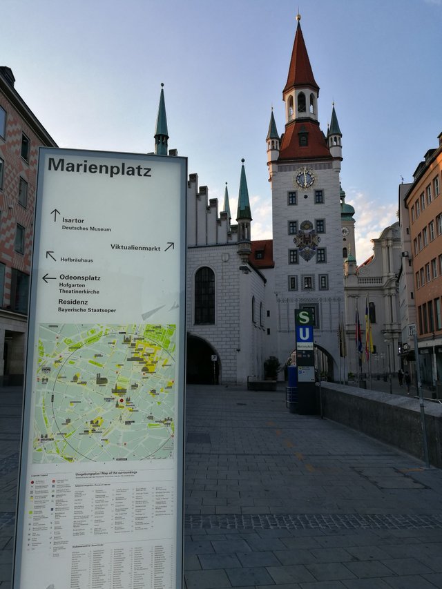 Marienplatz.jpg