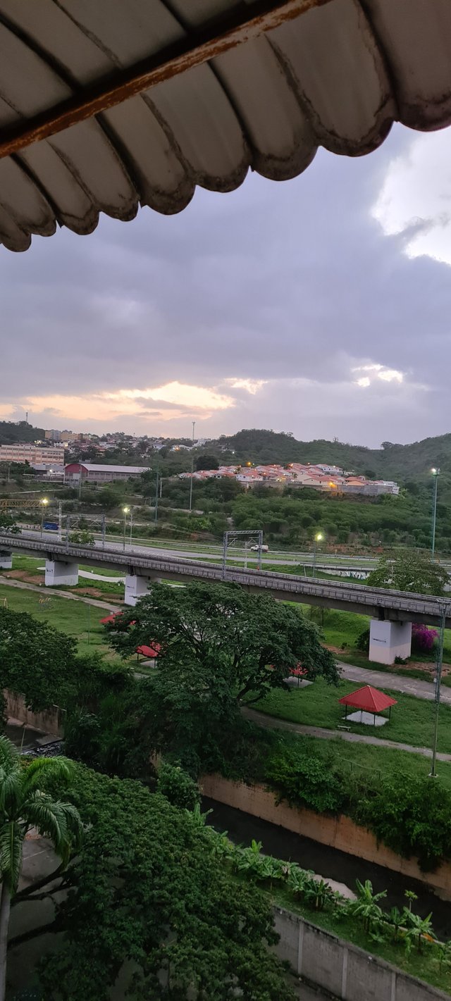 LO BONITO DEL AMANECER, A PESAR DE LAS CIRCUNSTACIAS UN DIA MAS.jpg