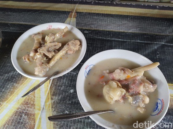 bubur-blendrang-legendaris-khas-muntilan-yang-gurih-creamy-2.jpeg