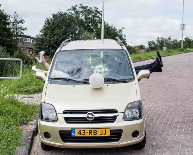 Trouwauto trouwen in zwijndrecht.jpg