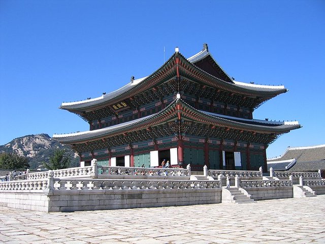 Gyeongbok-gung_palace-05_(xndr).jpg