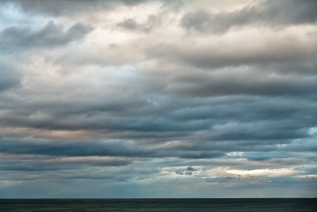 6198325234-new-plymouthclouds-over-tasman-sea (FILEminimizer).jpg